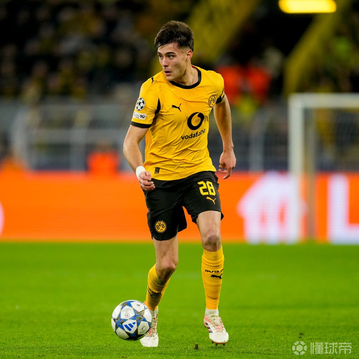 记者：多特试图说服安塞尔米诺永久转会，切尔西对此感到失望